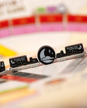 Cargar imagen en el visor de la galería, Ticket To Ride Deluxe Trains 20 Aniversario Sobre Pedido