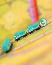 Cargar imagen en el visor de la galería, Ticket To Ride Deluxe Trains 20 Aniversario Sobre Pedido